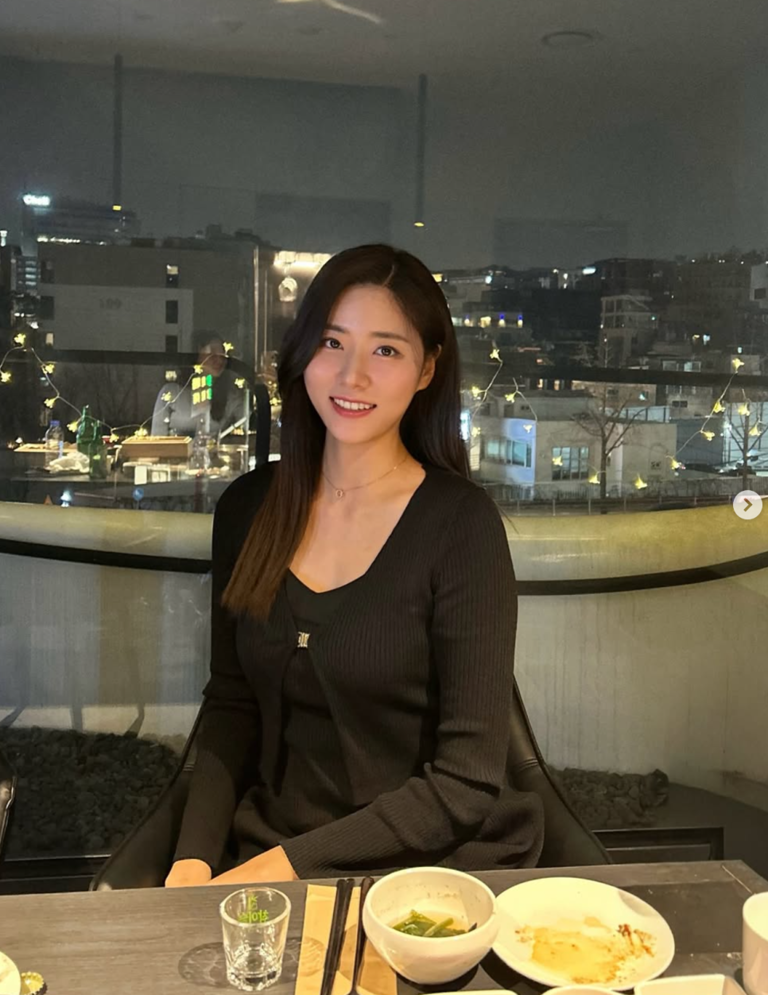김규리 기상캐스터 아름다운 각선미 몸매
