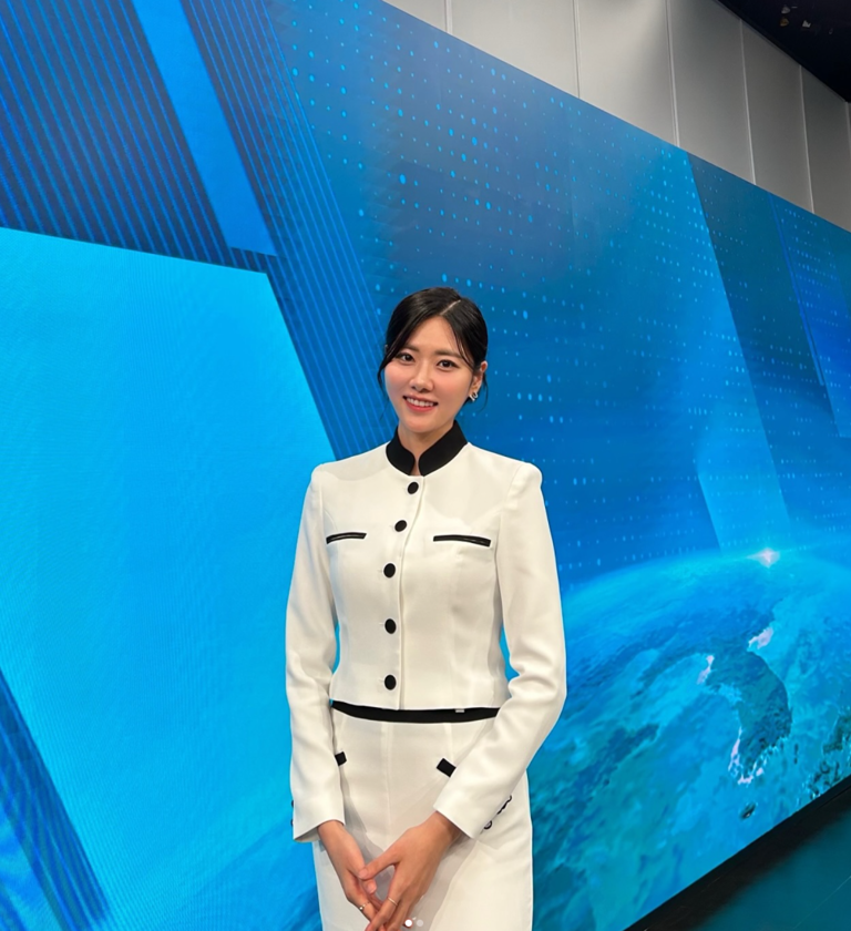 김규리 기상캐스터 아름다운 각선미 몸매