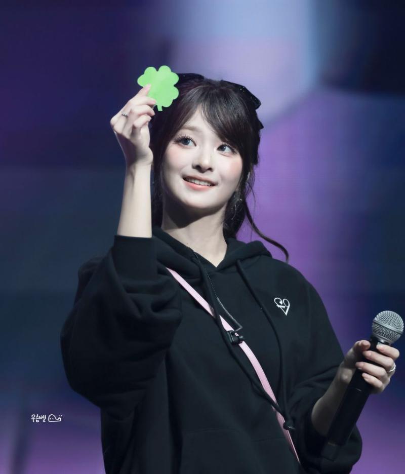프로미스나인 이나경