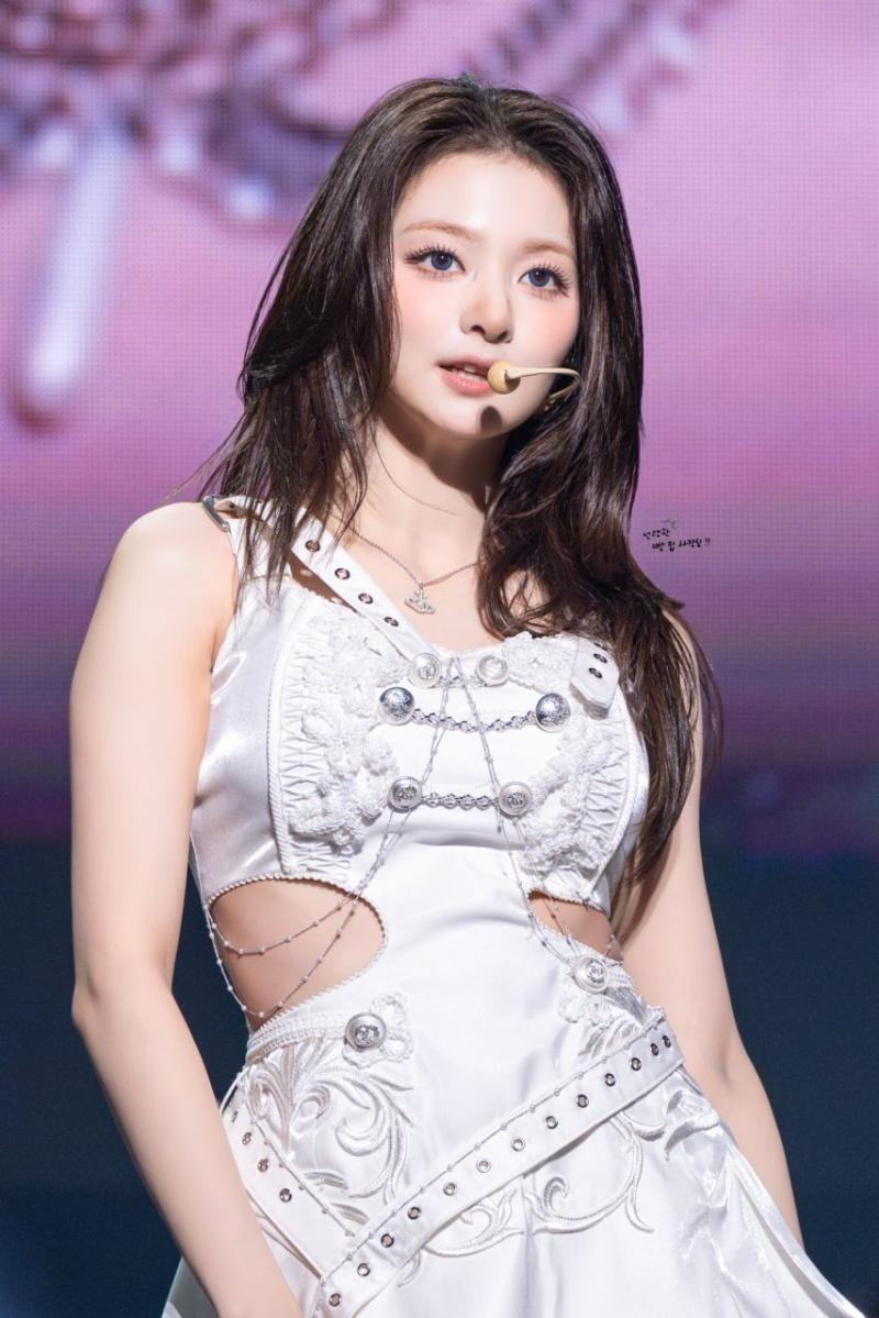 프로미스나인 이나경