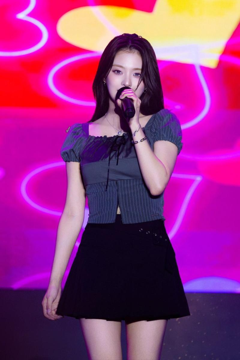 프로미스나인 이나경