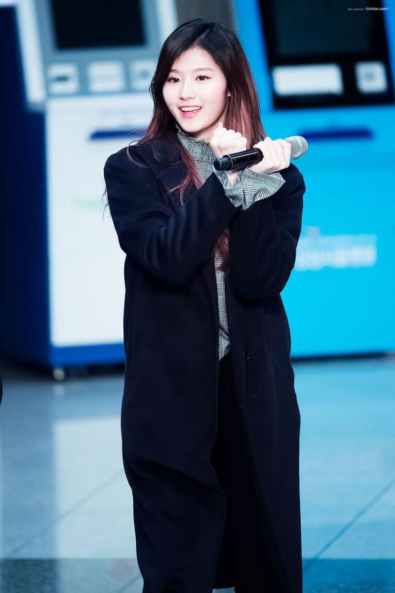 트와이스 사나