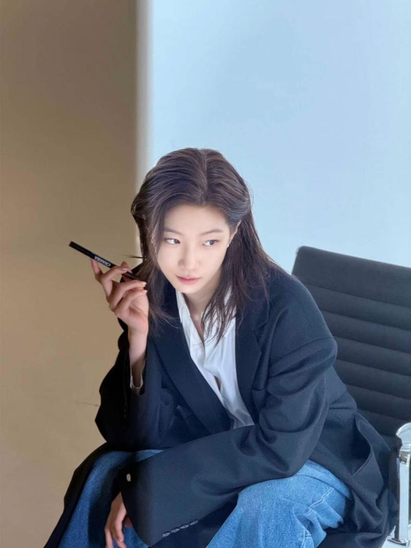 르세라핌 카즈하,홍은채