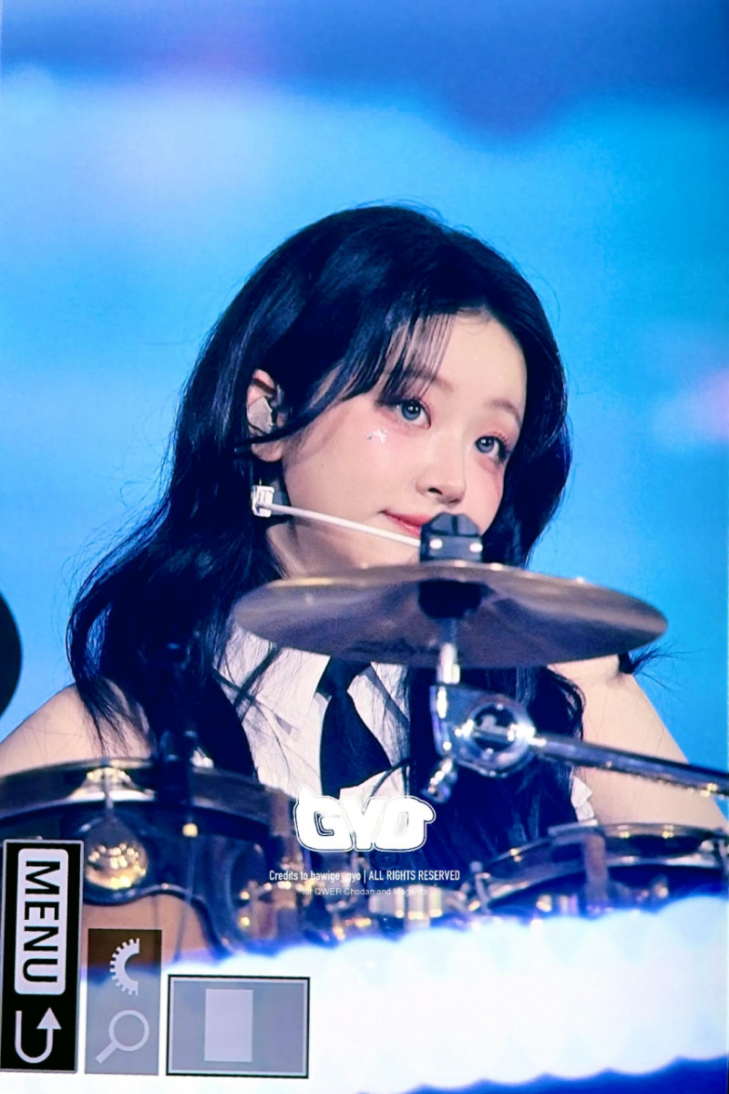 QWER 쵸단 스틱 버리기...