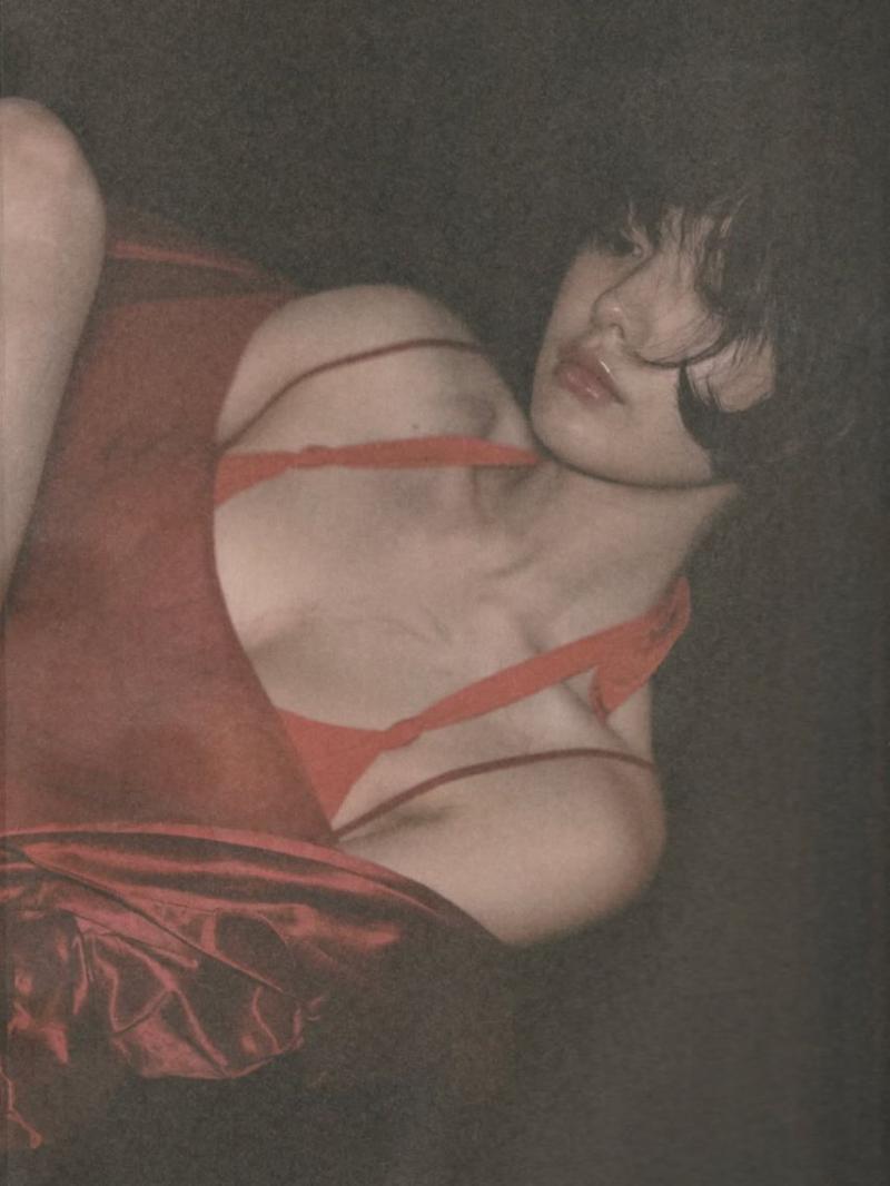 나나 노브라+타투 흔적까지 파격 레전드 노출 화보