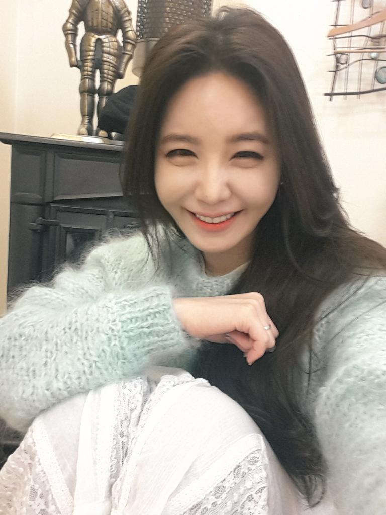 배우 강예빈