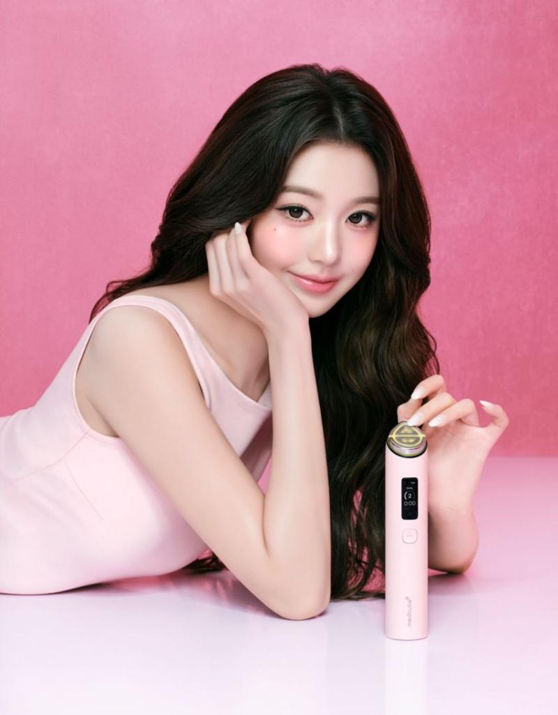 아이브 장원영 메디큐브