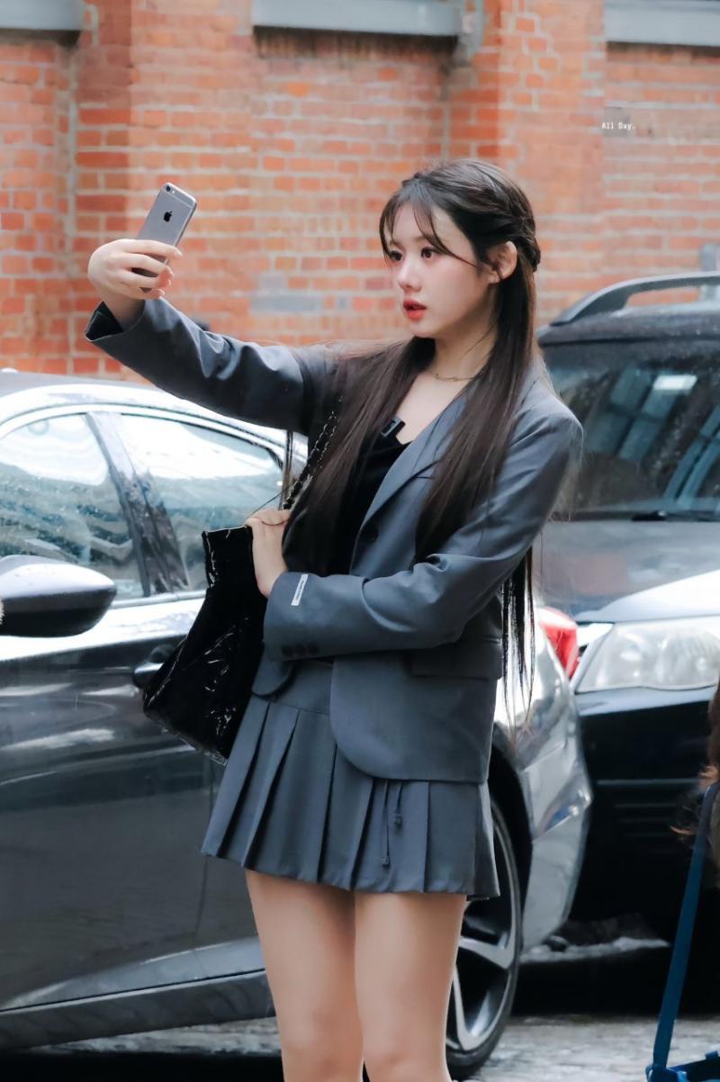 베이비몬스터 로라