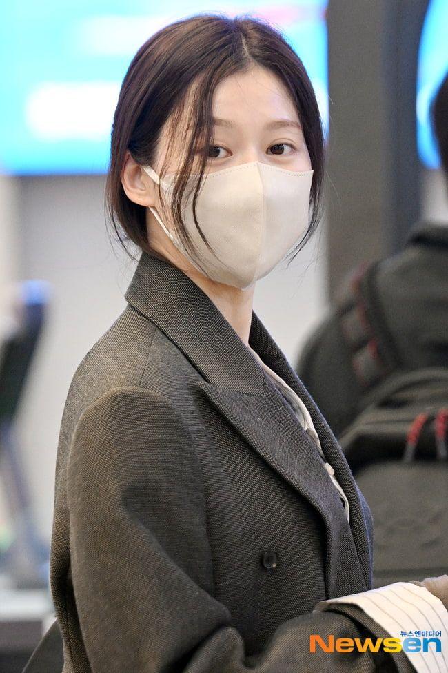 씨스루 공항패션 트와이스 사나