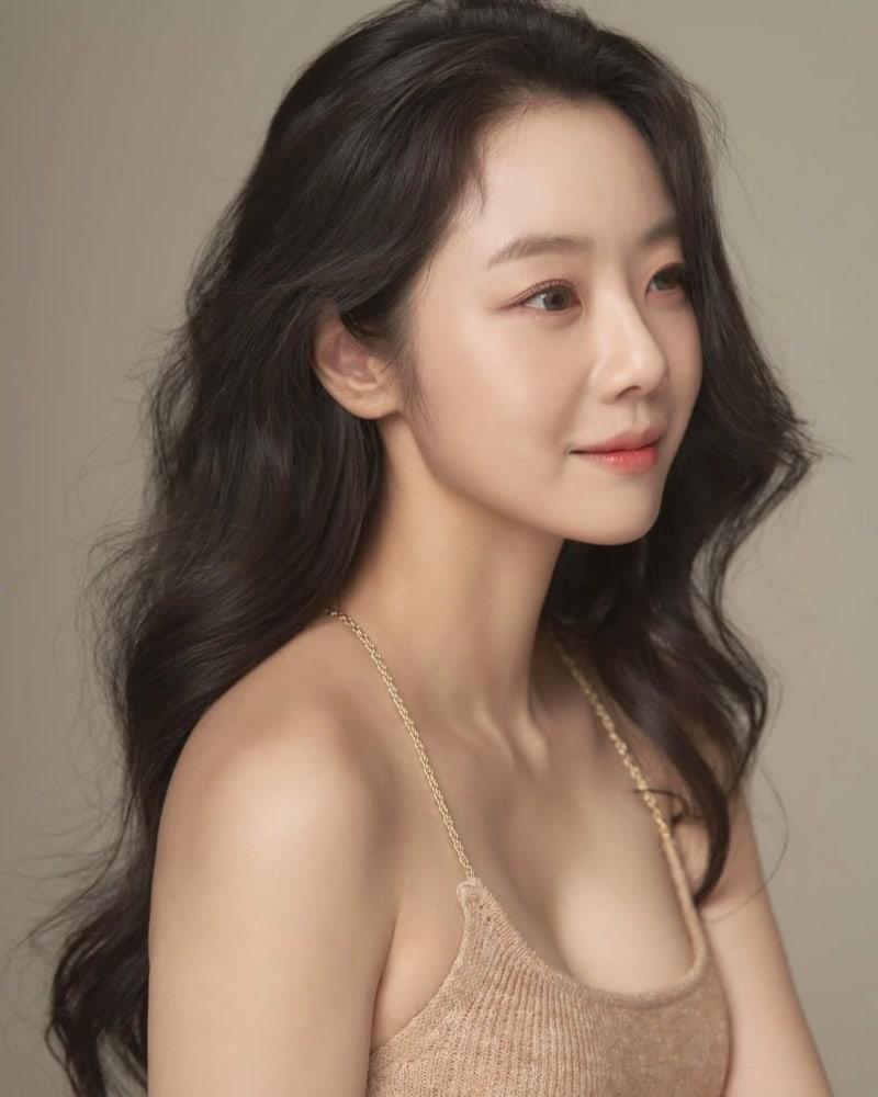 이시원 연기보단 몸매로 알려진 유부녀