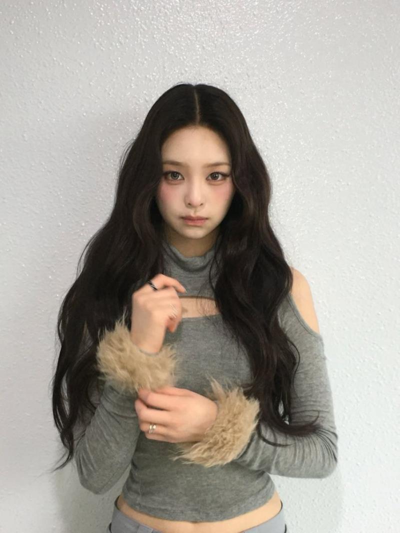 이즈나 방지민, 앳하트 봄, 나현