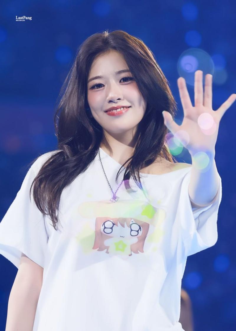 아이브 안유진