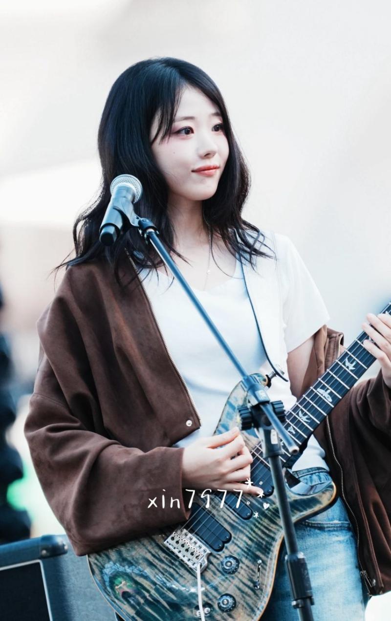 QWER 히나