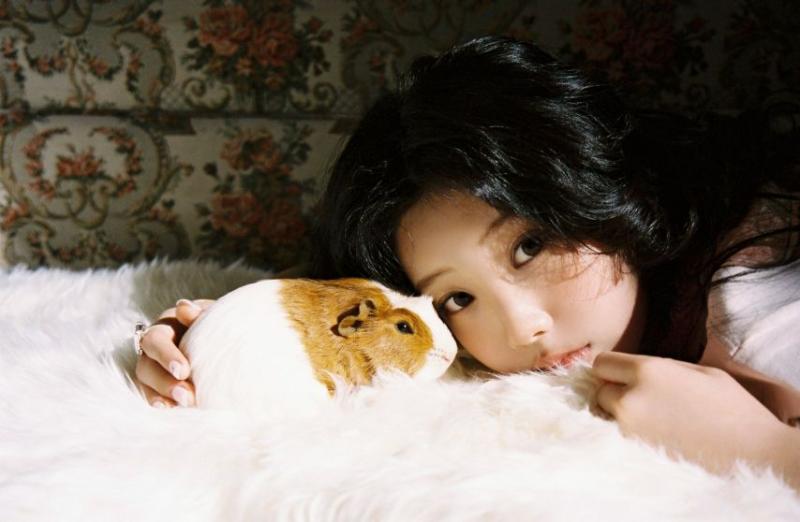 아일릿 ‘MAMIHLAPINATAPAI’ Concept Photo PAW PAW