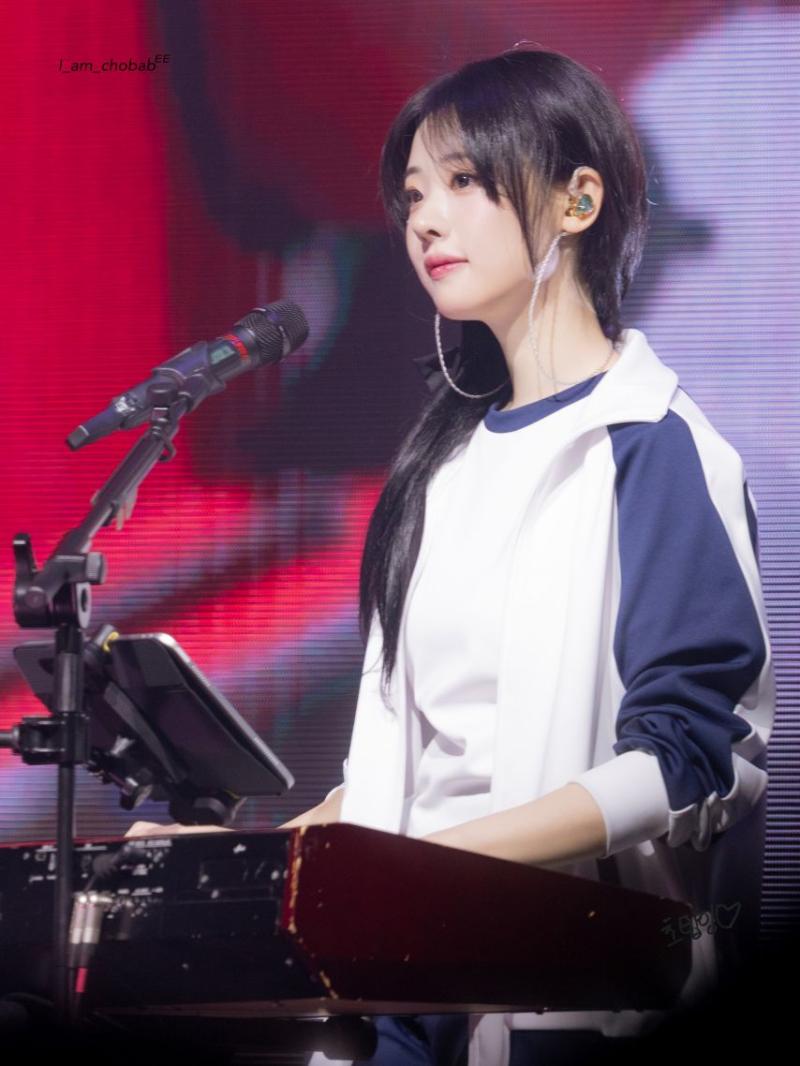 QWER 히나