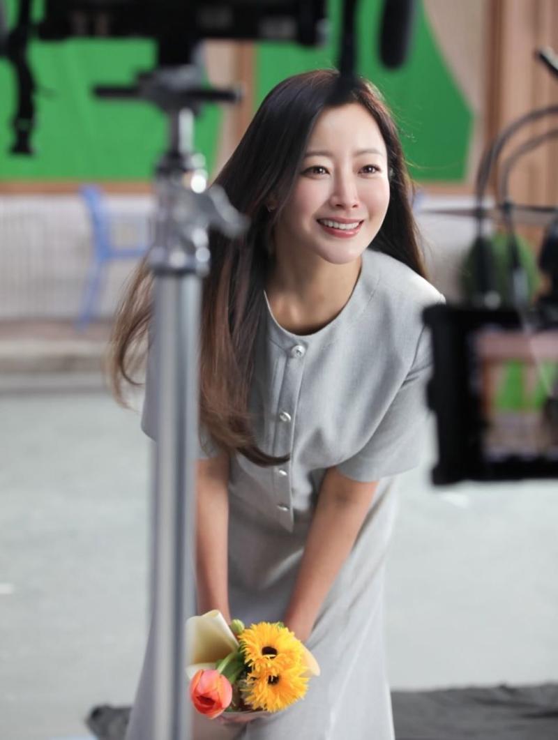 김희선 미모 근황.jpg
