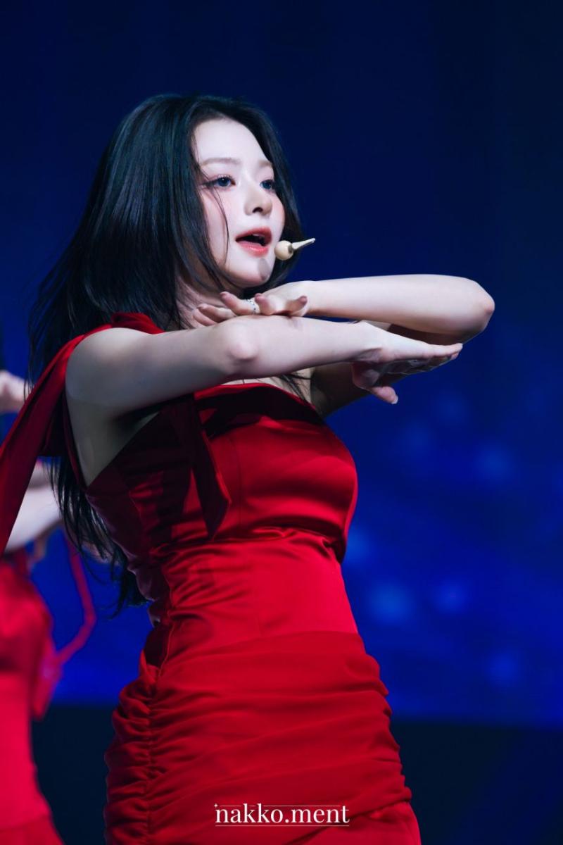 프로미스나인 이나경