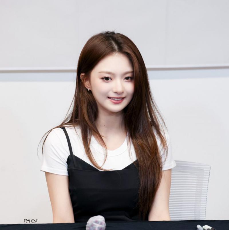 프로미스나인 이나경