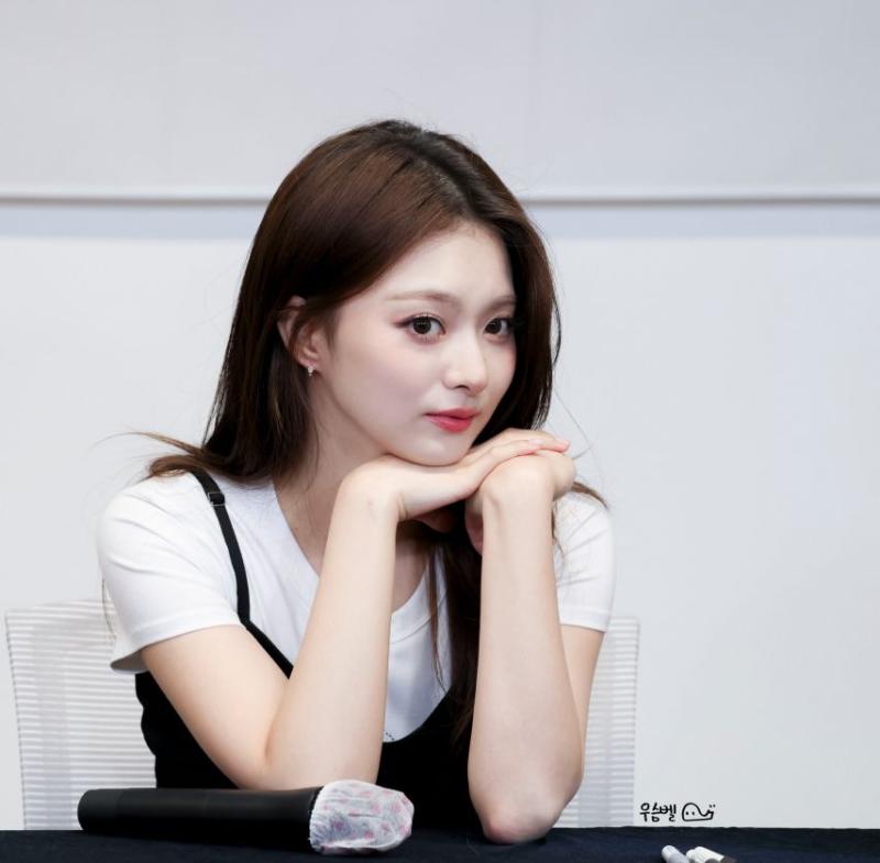 프로미스나인 이나경