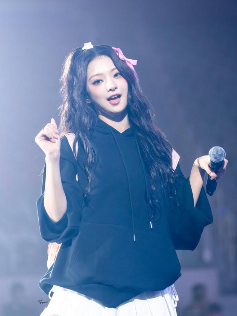 프로미스나인 이나경