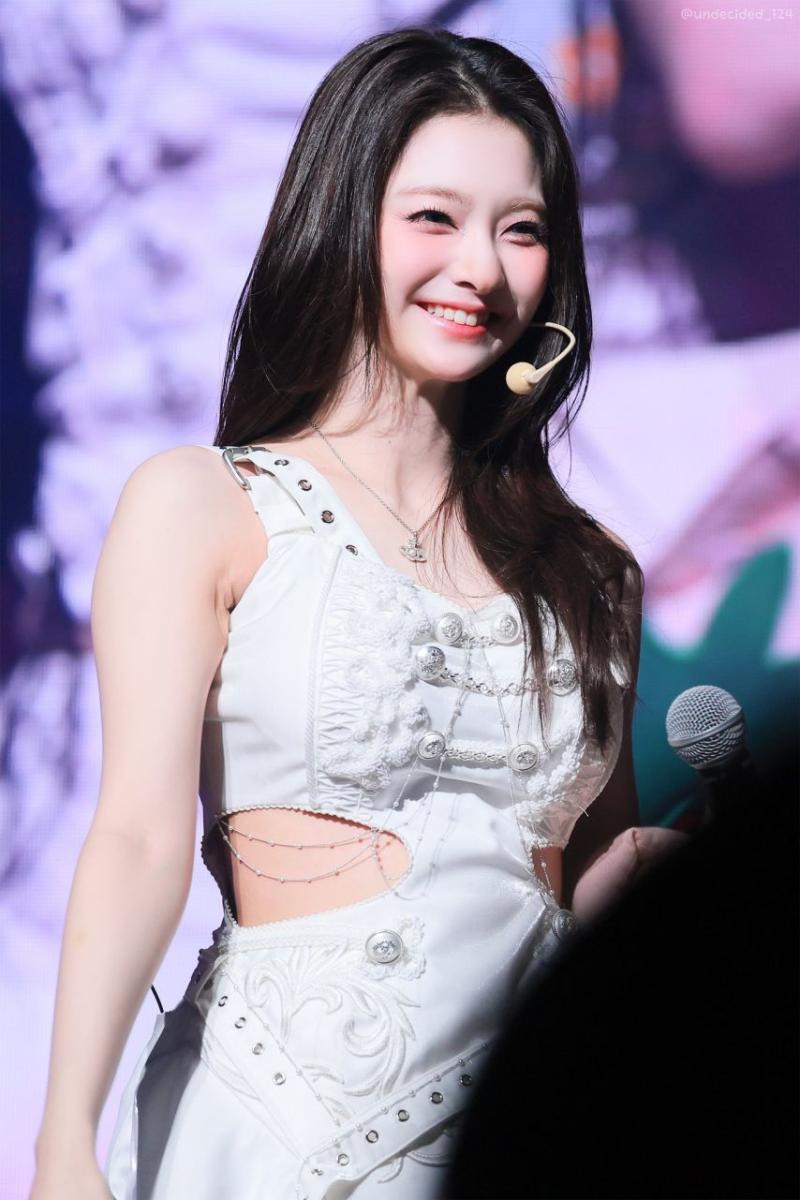 프로미스나인 이나경