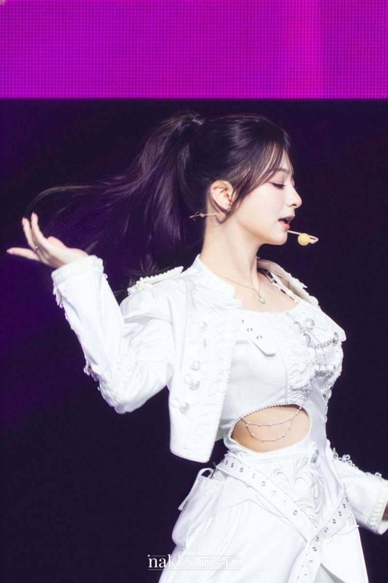 프로미스나인 이나경