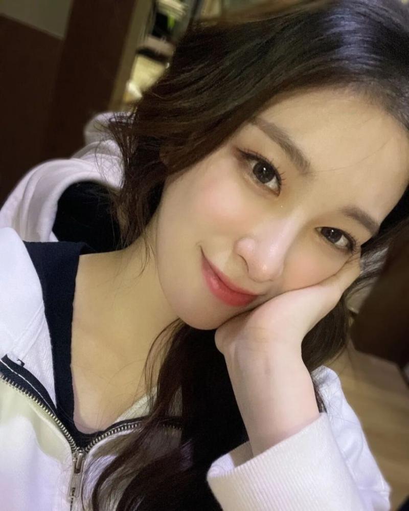 로켓펀치 윤경