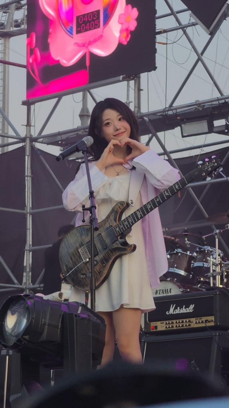 QWER 히나