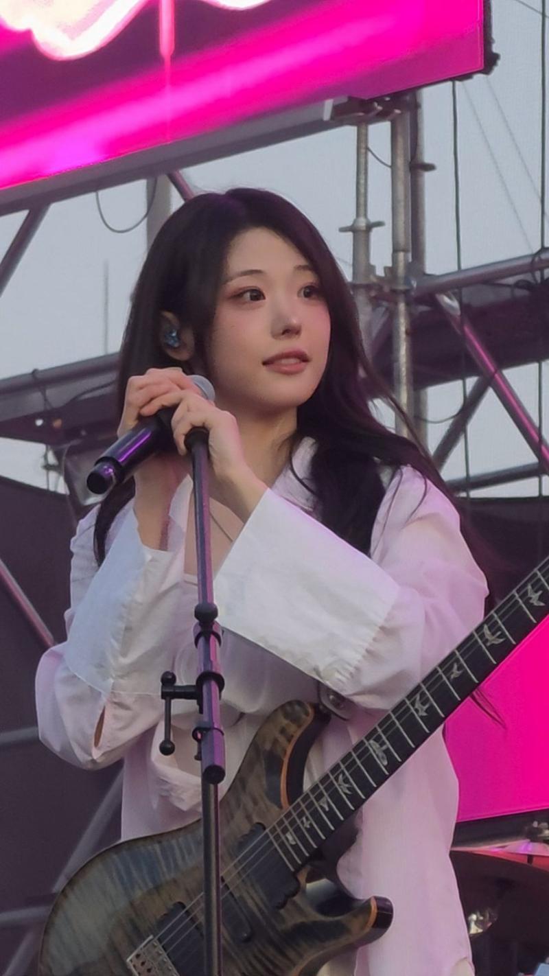 QWER 히나