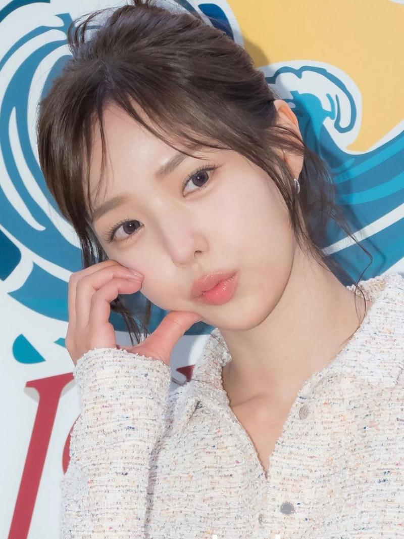 채수빈 260407 롱샴