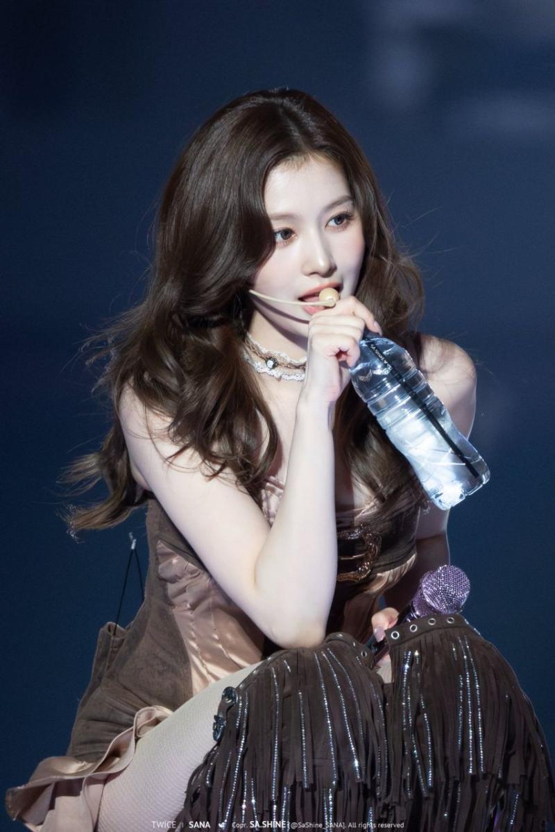 트와이스 사나