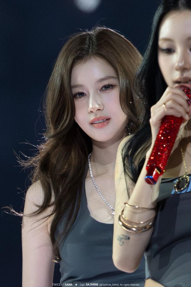 트와이스 사나
