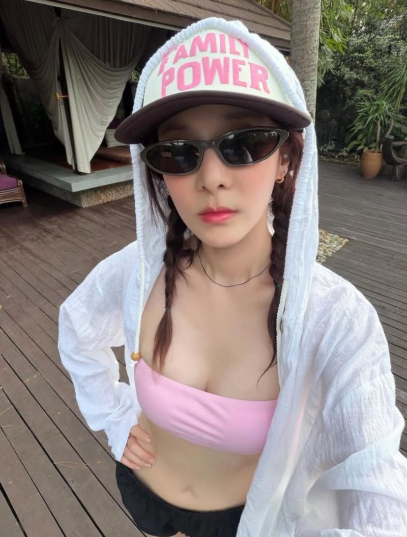 산다라박 인스타 비키니.jpg