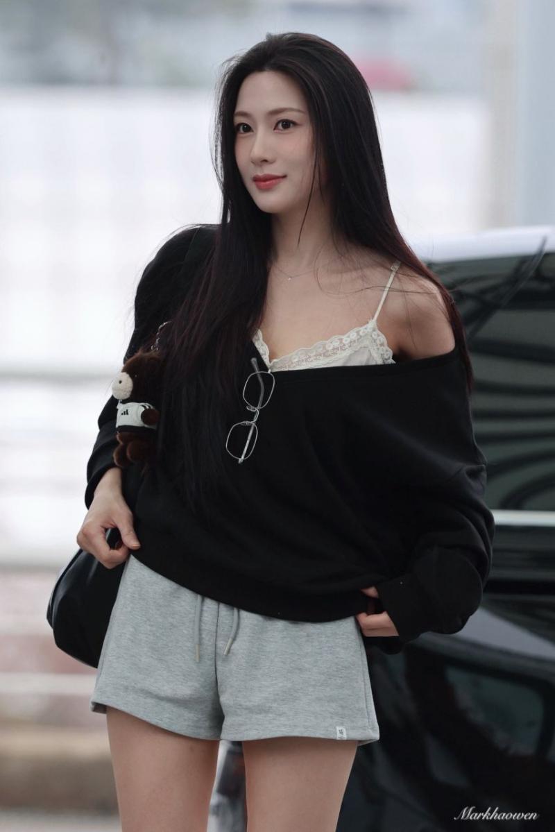 출국하는 에이핑크 오하영 260410