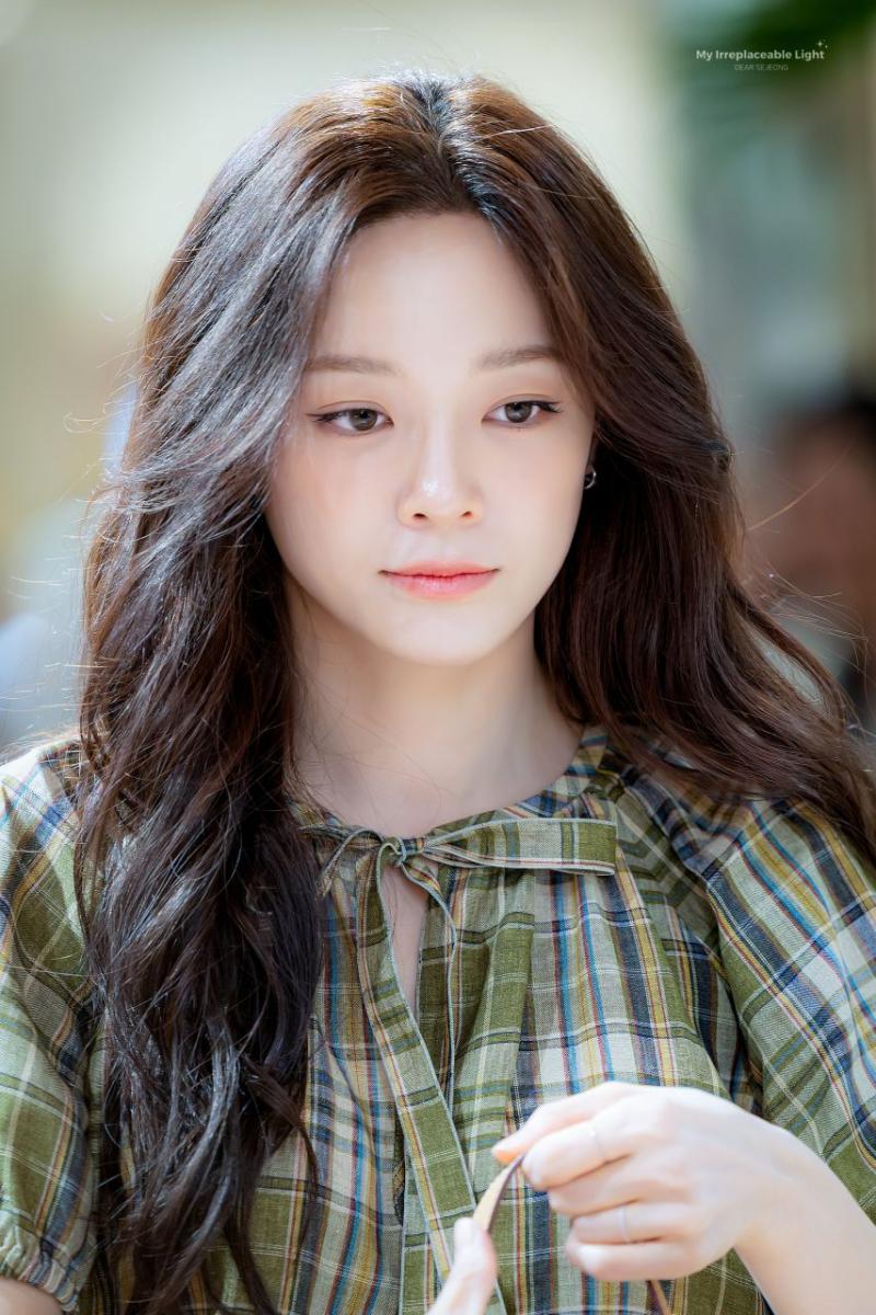김세정