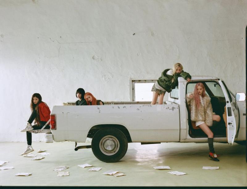 아일릿 ‘MAMIHLAPINATAPAI’ Concept Photo FREE RIDER