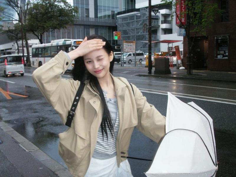 엄지 VIVIZ비비지 인별