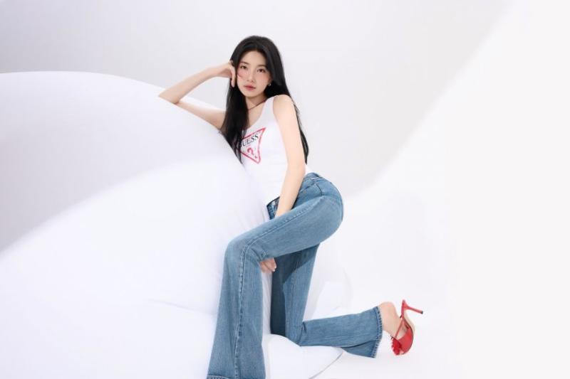 수지 GUESS게스