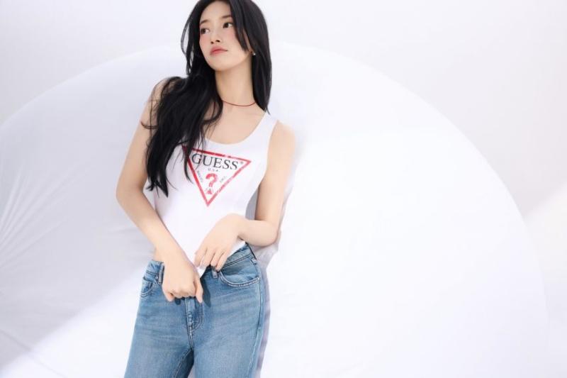 수지 GUESS게스