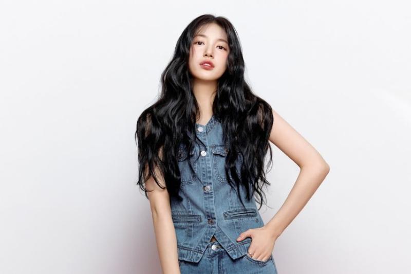 수지 GUESS게스