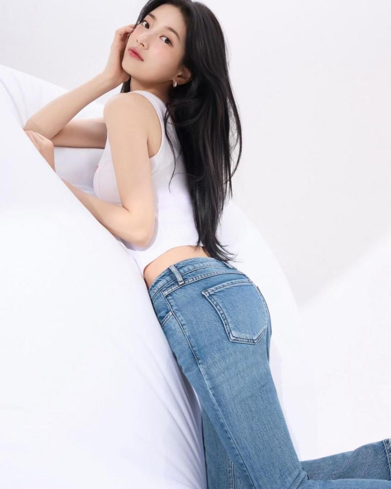 수지 GUESS게스