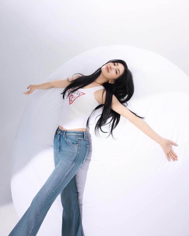 수지 GUESS게스
