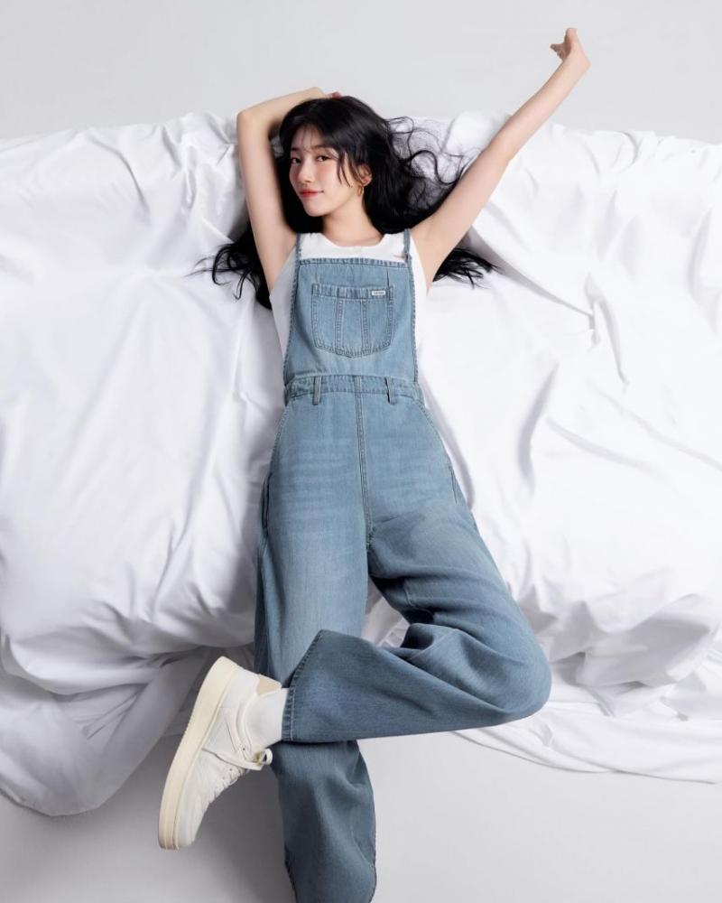 수지 GUESS게스