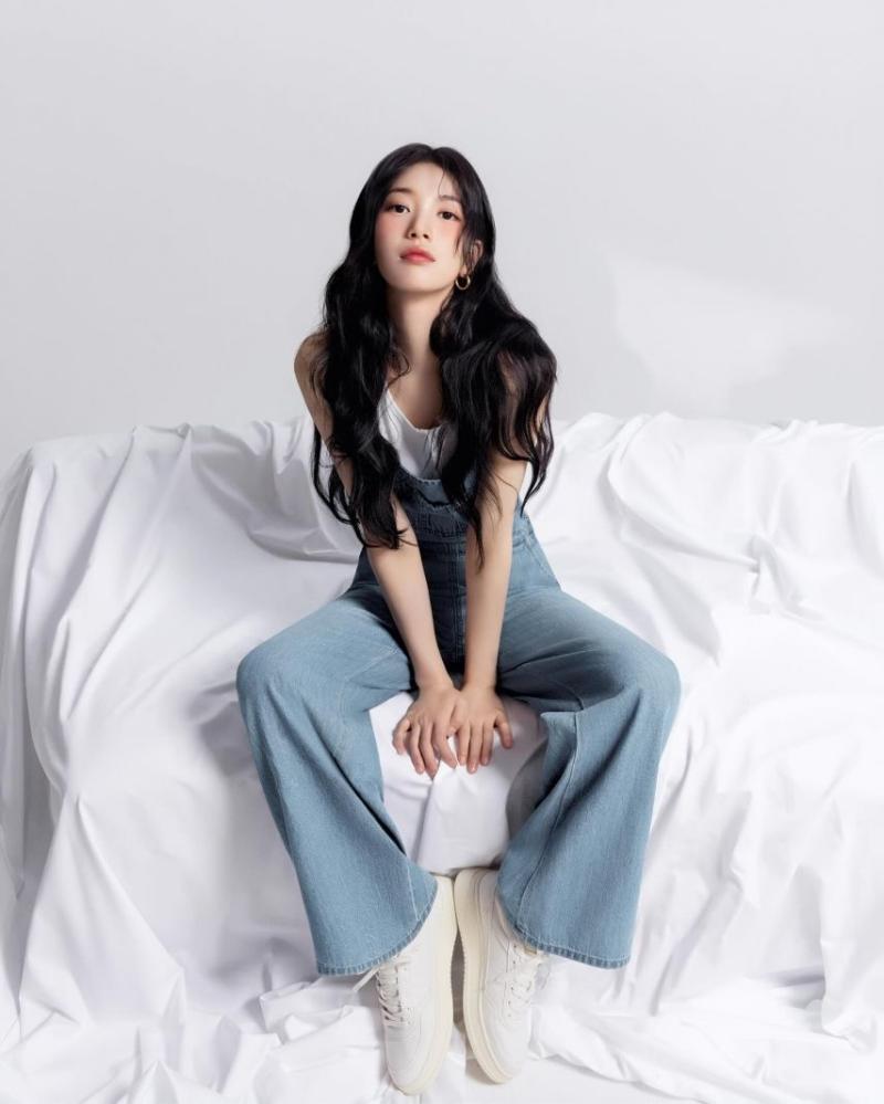 수지 GUESS게스