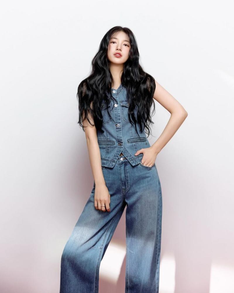 수지 GUESS게스