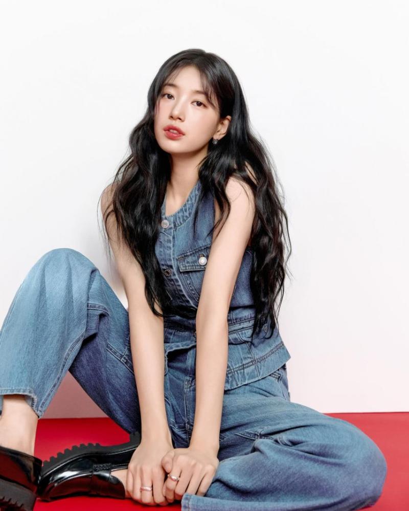수지 GUESS게스