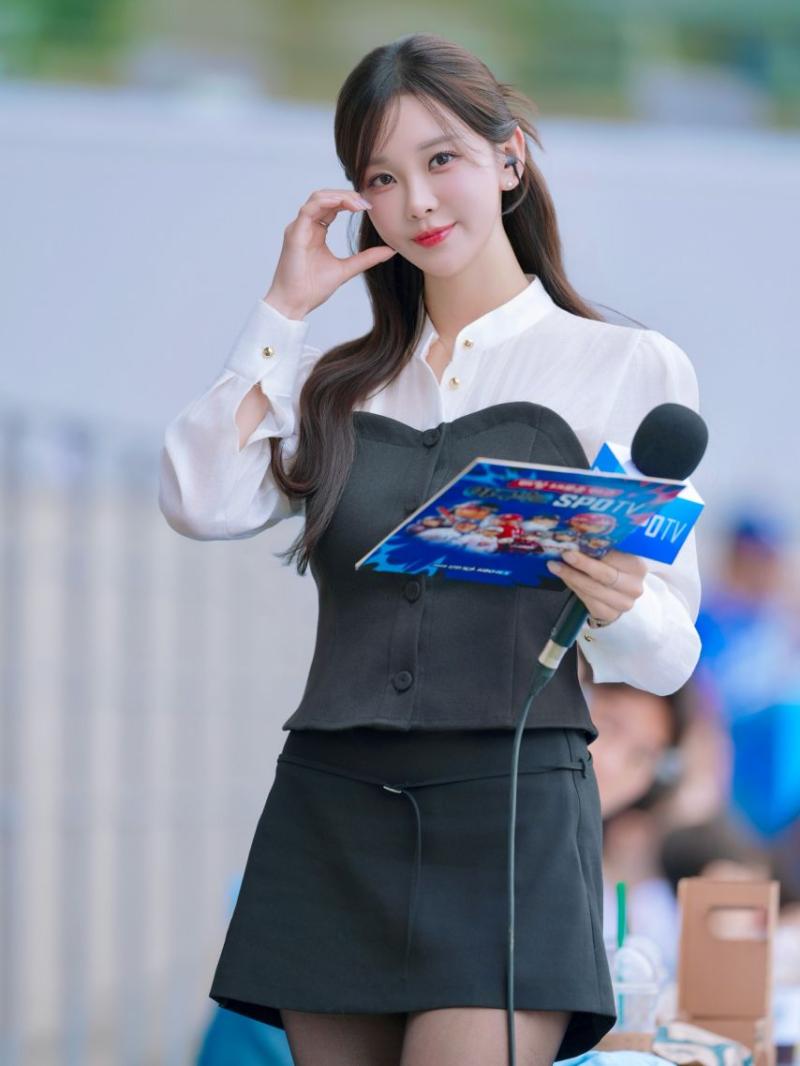 김윤희 아나운서