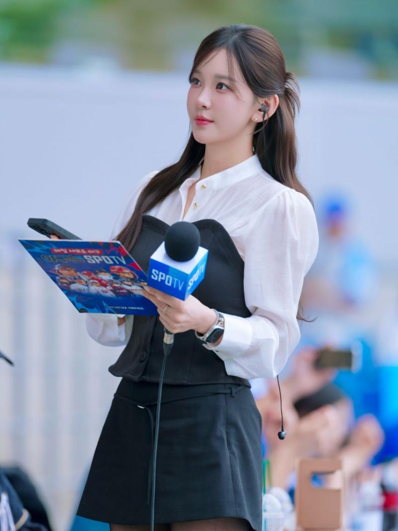 김윤희 아나운서