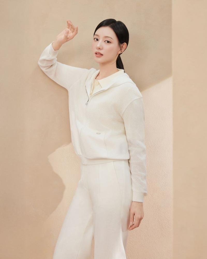 김지원 불가리 WKorea/ 듀베티카