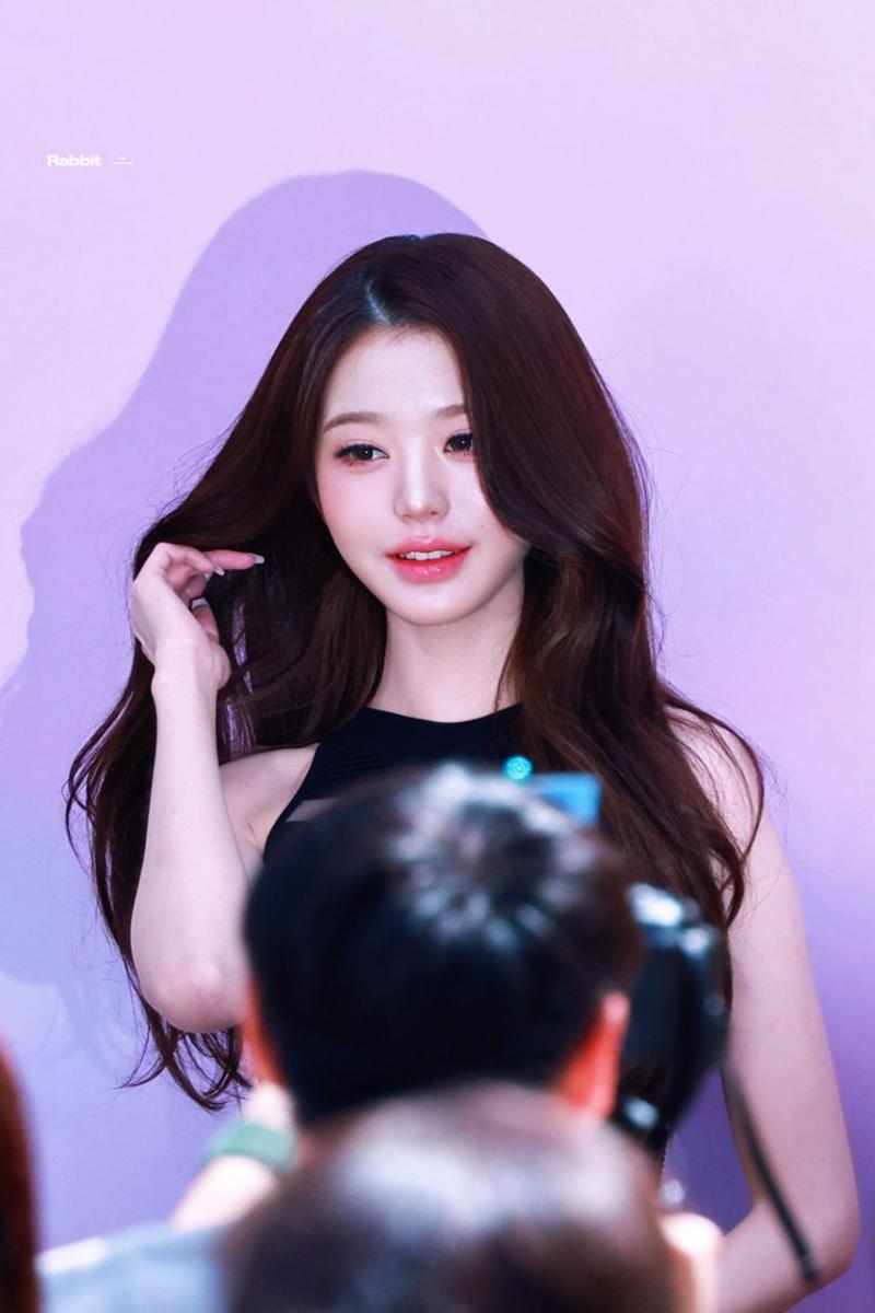 오늘자 다이슨 슈퍼소닉 트래블 라운지 오픈 기념 포토콜 아이브 장원영